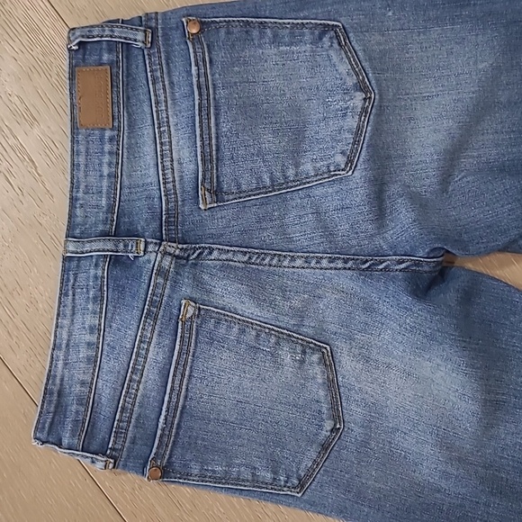 Judy Blue Jeans Women's sz 26 Relaxed Fit Mid Rise Distressed Crop Denim Jeans - Picture 5 of 14